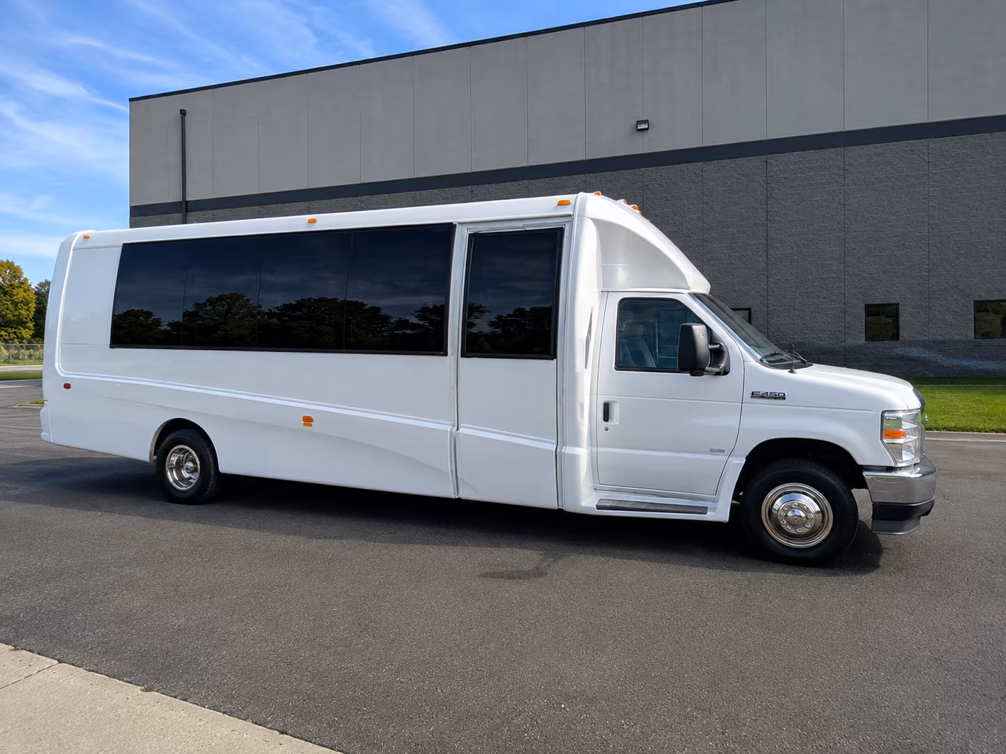concert buses for groups arriving from out of town at stamford station