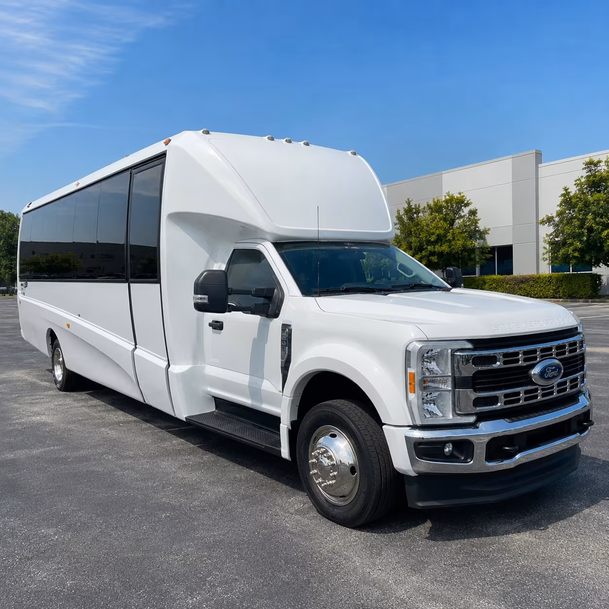 corporate airport transfer buses between stamford and area airports