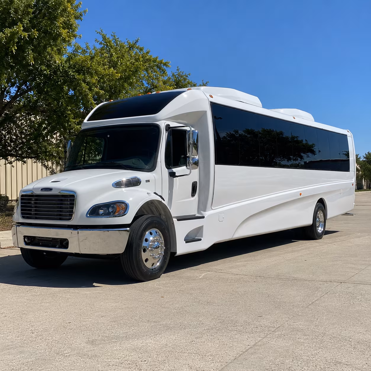 stamford 30 passenger minibus